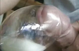 XXX -魅力的な若い不動産業者は膿を与える 女の子 の アダルト ビデオ